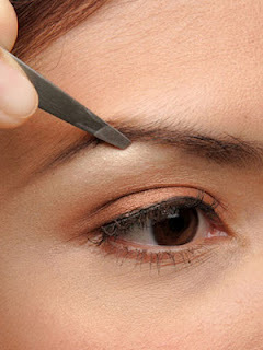 10 Simple & Easy Steps For Perfect Eyebrow Threading At Home