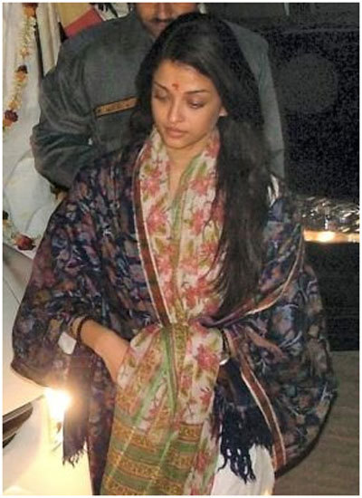A Fashionistas Diary on X: Aishwarya Rai Bachchan spotted