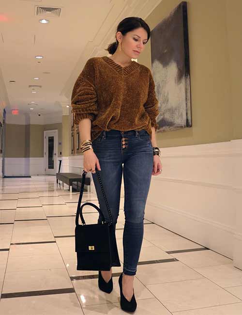 Black and Brown Layers  Stylish work attire, Brown top outfit