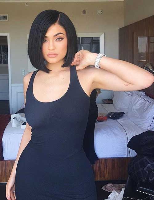 20 Best Kylie Jenner Outfits That Are Trendy And Stylish