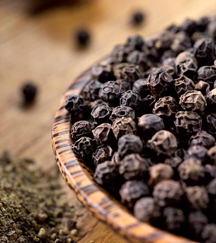 Black pepper extract for skin health