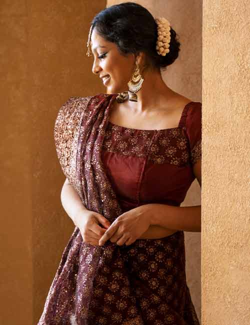 5 hairstyles for women that go well with traditional Indian outfits – India  TV