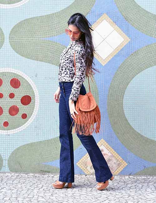 Ladies, Learn 10 Different Ways To Style Your Mom Jeans (Trousers