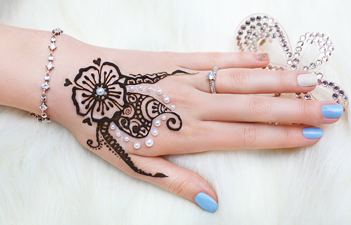 22.4k Likes, 98 Comments - ✨ Daily Henna Inspiration ✨ (@hennainspo_) on  Instagram: “sooo unique! /… | Mehndi designs for girls, Mehndi designs, New  mehndi designs