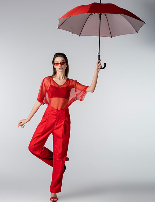 The power of head-to-toe red