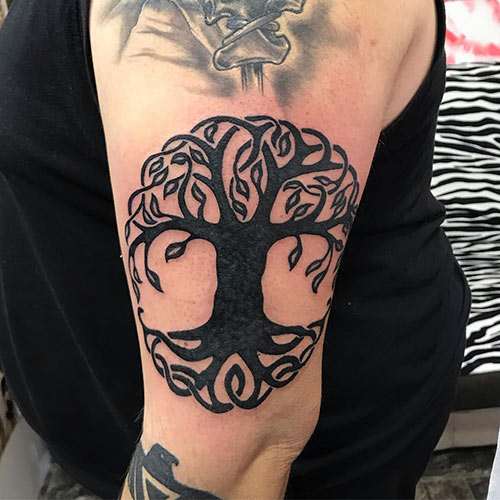 My first tattoo! Can't describe how much I love it! It's exactly what I  wanted and gorgeous. #aspen #aspenleaf | Arrow tattoos, Leaf tattoos, Tattoo  designs