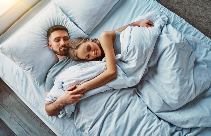 26 Types Of Couple's Sleeping Positions And What They Say About