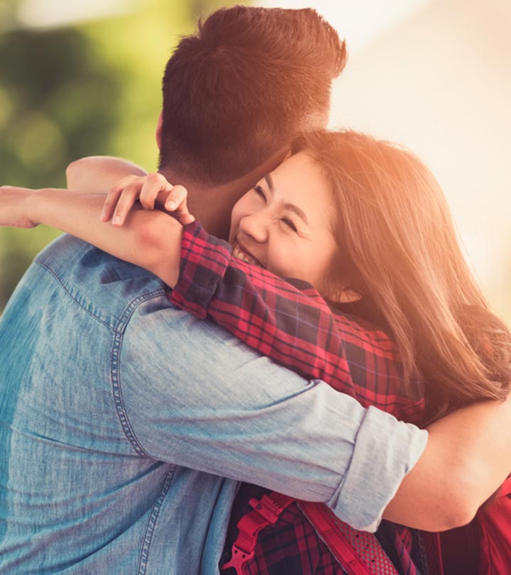 Decode What These Different Types of Hugs Reveal About Your Relationship