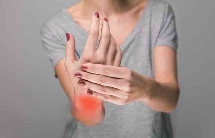 Causes Of Blood Clots During Periods & Remedies To Treat Them