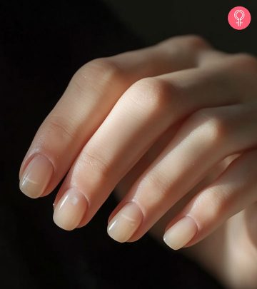 Women-Experiencing-White-Spots-On-Nails